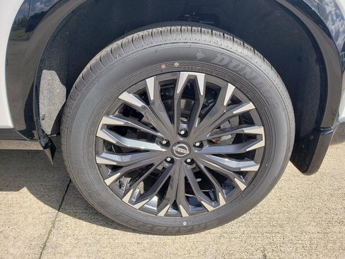 Certified 2025 Nissan Rogue Platinum w/ Tech Package image 45