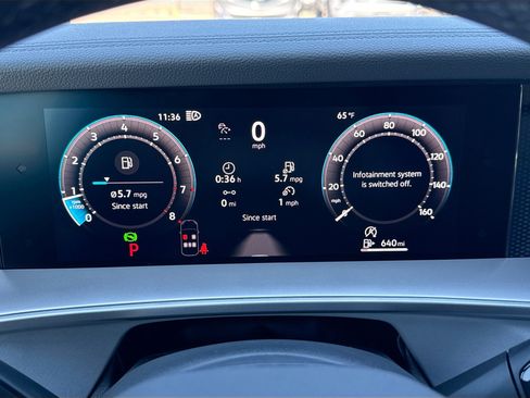 New 2026 Volkswagen Tiguan SE R-Line FWD image 40