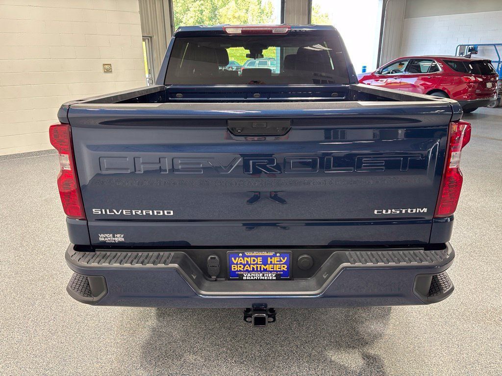 Used 2022 Chevrolet Silverado 1500 Custom AWD/4WD image 6
