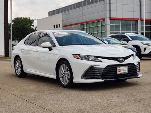 Used 2024 Toyota Camry LE FWD image 2