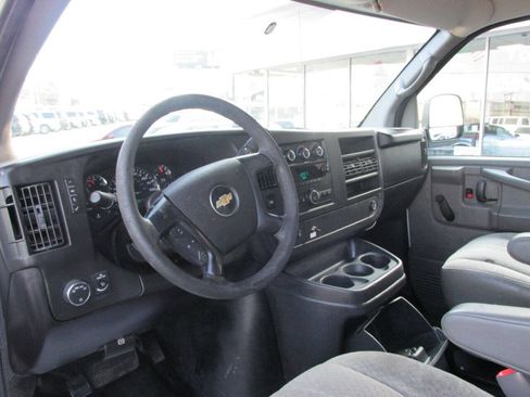 Used 2014 Chevrolet Express 3500 RWD image 23