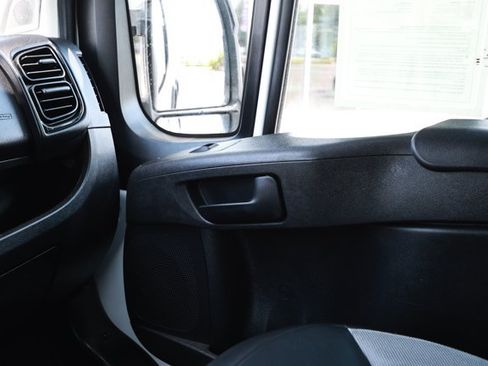 Used 2024 RAM ProMaster 2500 w/ Convenience Group FWD image 25
