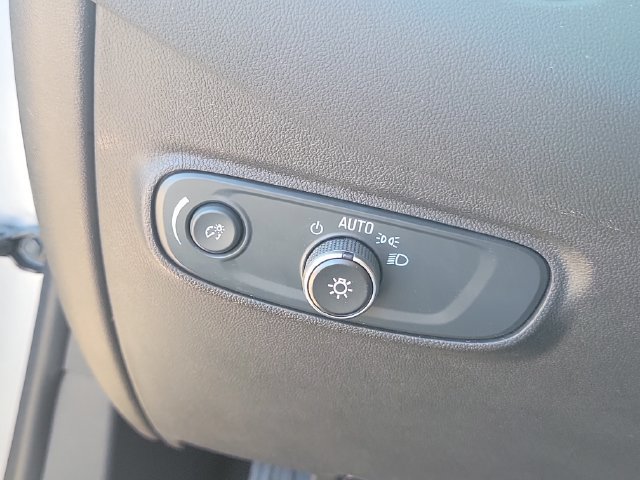 Used 2024 Chevrolet Equinox LT FWD image 9