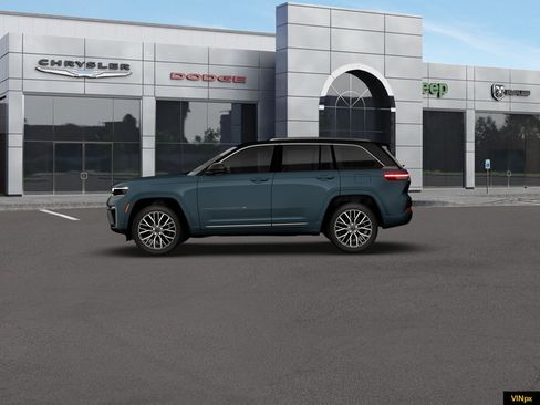 New 2026 Jeep Grand Cherokee Summit w/ Adv Protech Group IV AWD/4WD image 3