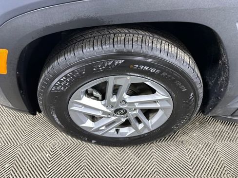 Certified 2025 Hyundai Tucson SE image 38