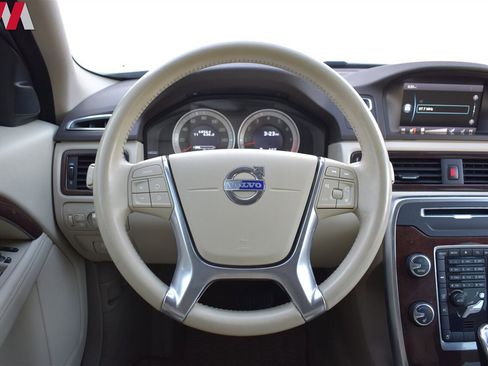 Used 2013 Volvo XC70 T6 image 14