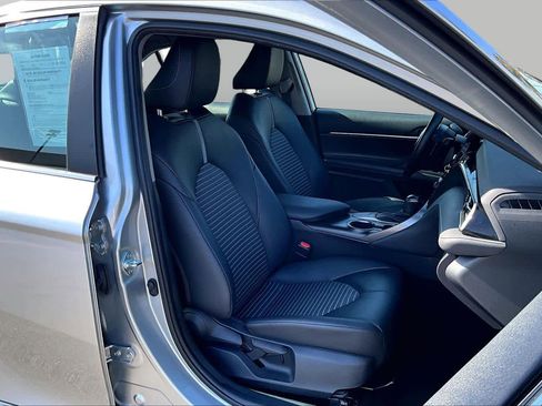 Used 2023 Toyota Camry SE FWD image 8