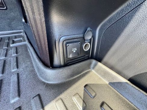 Used 2022 Toyota 4Runner SR5 Premium w/ Moonroof Package AWD/4WD image 27