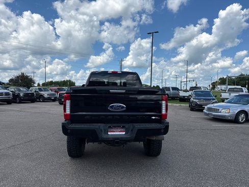 Used 2019 Ford F250 Lariat w/ FX4 Off-Road Package AWD/4WD image 4