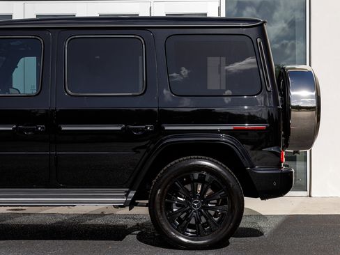Used 2025 Mercedes-Benz G 550 image 7