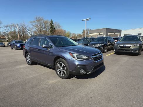 Used 2018 Subaru Outback 2.5i Limited AWD/4WD image 2