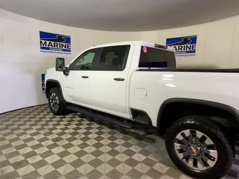 Used 2024 Chevrolet Silverado 2500 Custom w/ Custom Value Package AWD/4WD image 8