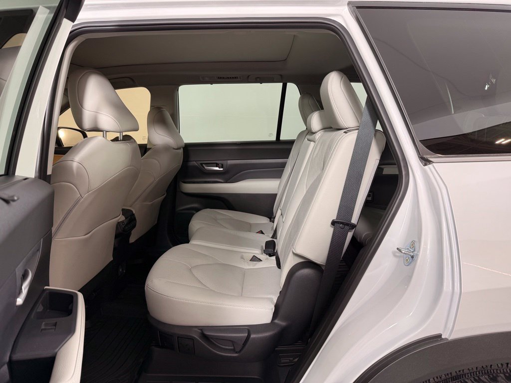Certified 2026 Toyota Grand Highlander AWD image 18