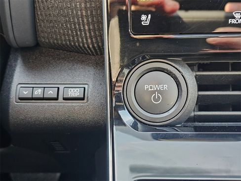 Used 2023 Subaru Solterra AWD image 33