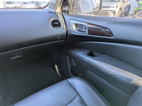 Used 2015 Nissan Pathfinder SL w/ SL Tech Package image 24