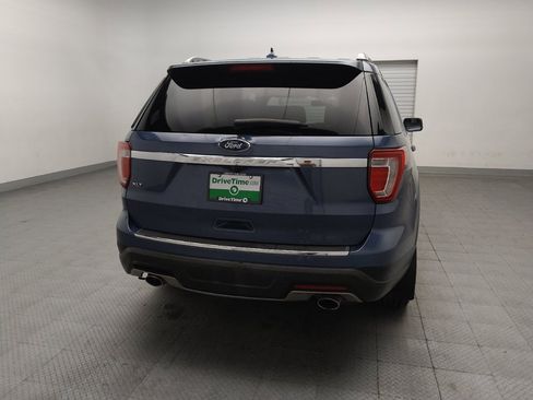 Used 2018 Ford Explorer XLT w/ Equipment Group 202A FWD image 7
