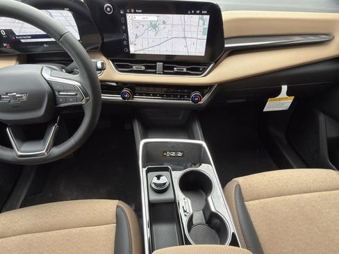 New 2026 Chevrolet Equinox ACTIV w/ Convenience Package III FWD image 13