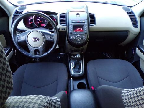Used 2012 Kia Soul ! FWD image 32