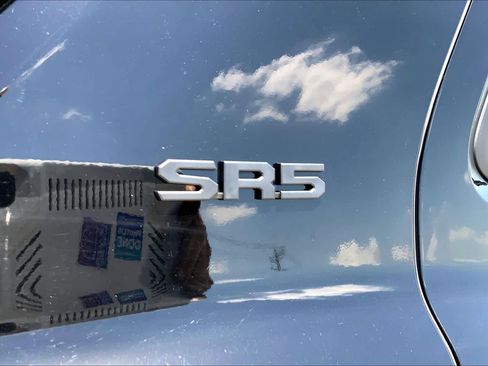 Used 2025 Toyota 4Runner SR5 AWD/4WD image 10