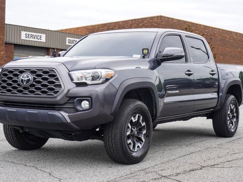 Used 2023 Toyota Tacoma TRD Off-Road RWD image 4