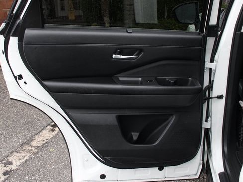 Used 2024 Nissan Pathfinder SL w/ SL Premium Package image 33