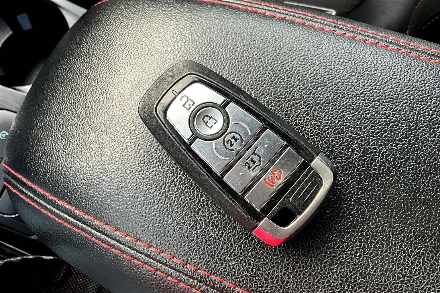 Used 2025 Ford Escape ST-Line Select AWD/4WD image 34