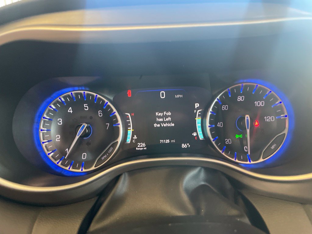 Used 2024 Chrysler Pacifica Touring-L FWD image 26