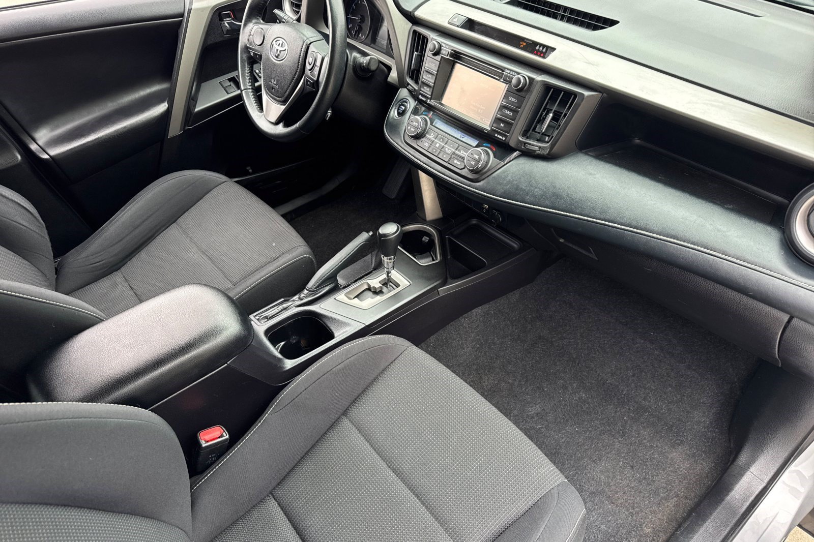 Used 2018 Toyota RAV4 XLE w/ Plus Extra Value Package AWD/4WD image 34