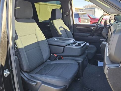 Used 2025 Chevrolet Silverado 3500 LT w/ Convenience Package image 17