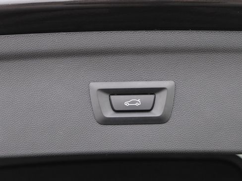 Used 2024 BMW iX xDrive50 w/ Premium Package AWD/4WD image 38