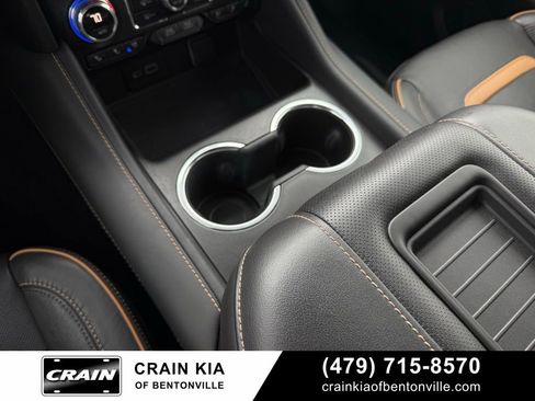 Used 2022 GMC Yukon AT4 w/ Technology Package AWD/4WD image 21