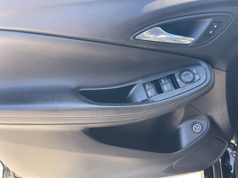 Used 2022 Buick Encore GX Select w/ Sport Touring Package FWD image 7