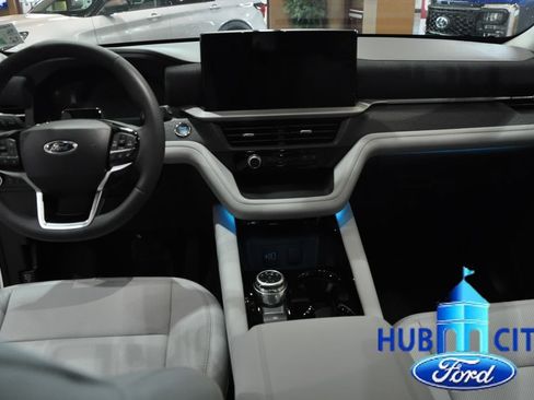 New 2026 Ford Explorer Platinum w/ LUX Leather Package AWD/4WD image 12
