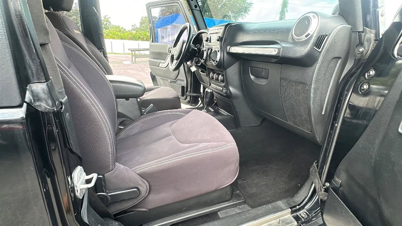 Used 2013 Jeep Wrangler Sahara AWD/4WD image 28