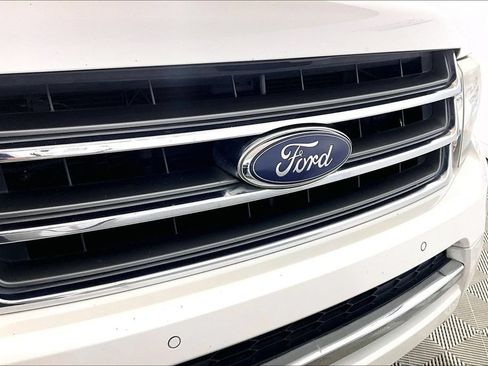 Used 2015 Ford Expedition EL Limited w/ Equipment Group 301A RWD image 24