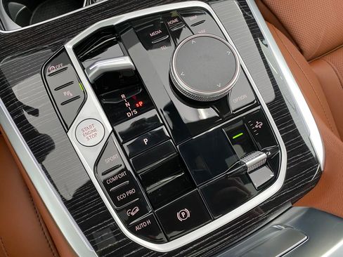 New 2026 BMW X7 xDrive40i w/ M Sport Package image 18