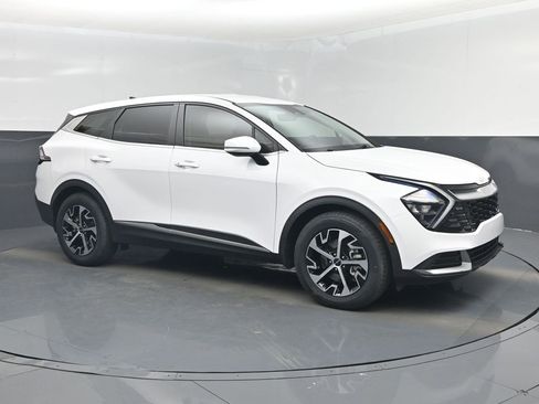 Certified 2023 Kia Sportage EX image 1