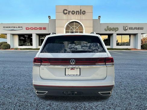 Used 2024 Volkswagen Atlas SE image 4