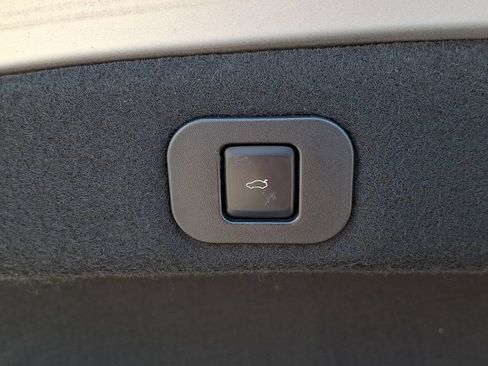Used 2017 Lincoln Continental Reserve AWD/4WD image 30