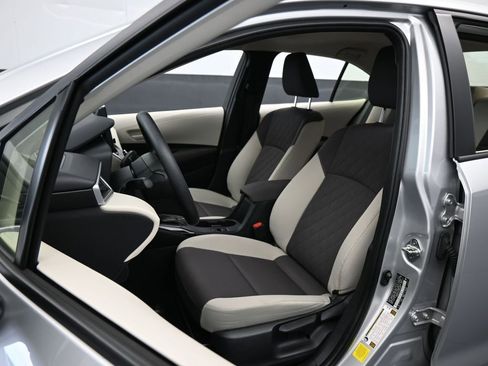 Used 2024 Toyota Corolla LE w/ LE Convenience Package image 10