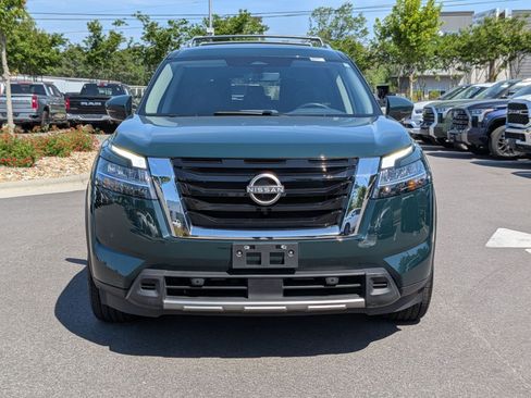 Used 2024 Nissan Pathfinder SL AWD/4WD image 8
