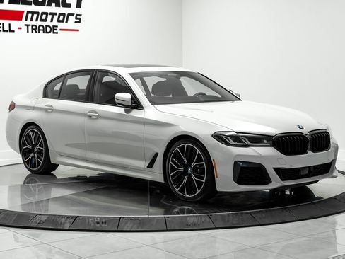 Used 2021 BMW M550i xDrive w/ Executive Package AWD/4WD image 3