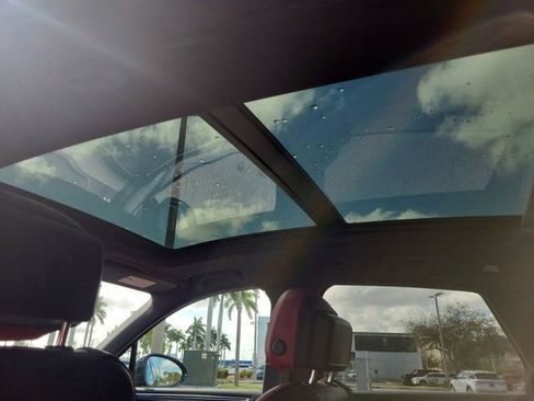 Used 2024 Porsche Macan image 21