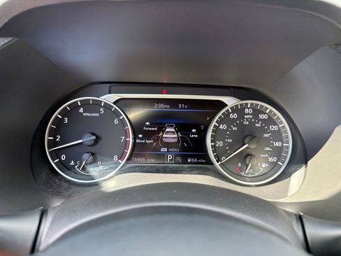 Certified 2024 Nissan Sentra SR FWD image 9