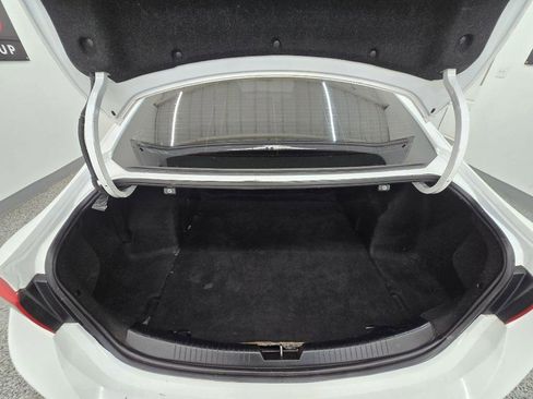 Used 2017 Chevrolet Malibu LT FWD image 16
