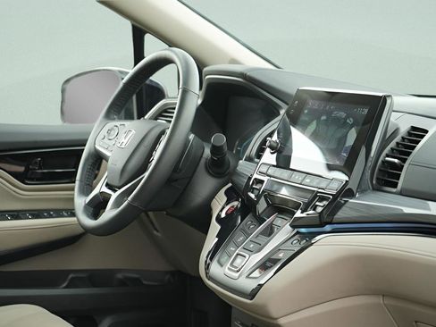 Used 2023 Honda Odyssey Elite image 14