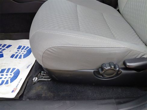 Used 2022 Toyota Tacoma SR image 26