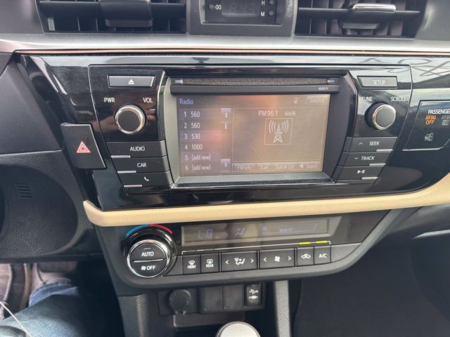 Used 2016 Toyota Corolla LE FWD image 18
