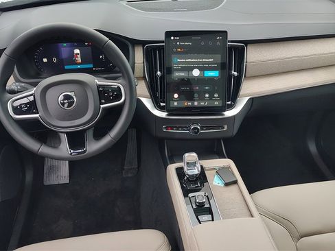 New 2026 Volvo XC90 B6 Plus image 12