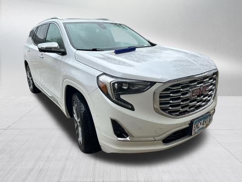 Used 2020 GMC Terrain Denali w/ Denali Premium Package AWD/4WD image 10